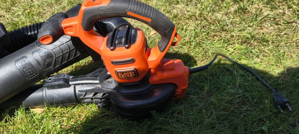 Dmuchawa do liści BlackDecker BEBLV300
