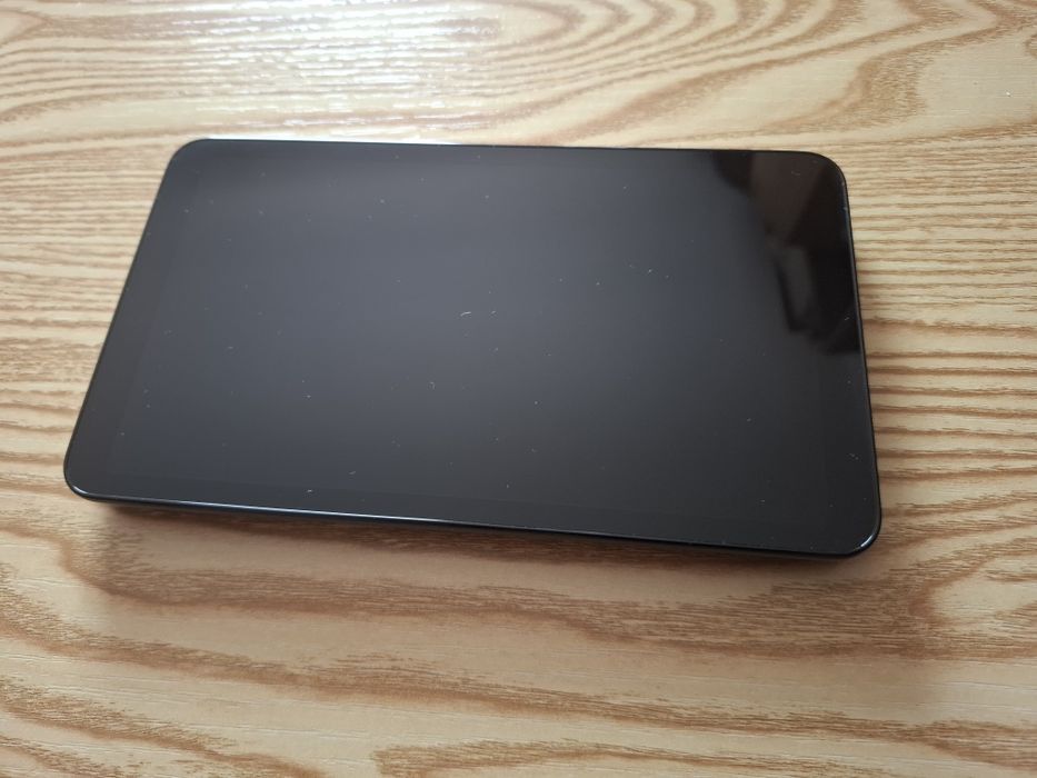 Mercedes AMG - tablet sterujący Samsung - podłokietnik