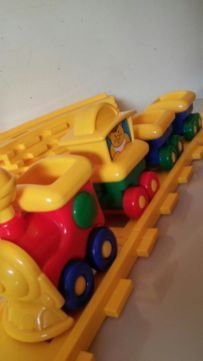 Pista de comboios p/crianças (2 pilhas)