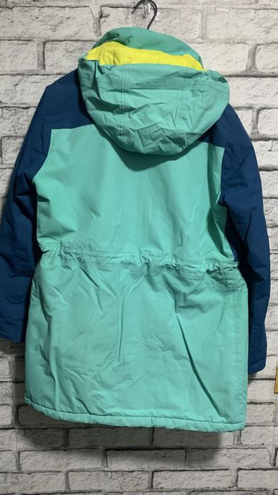 Продам женскую стильную зимнюю куртку