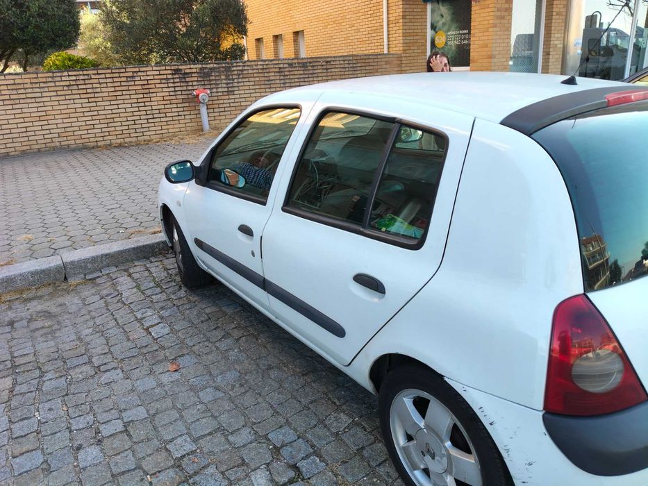 Renault Clio  gasóleo — photo 2