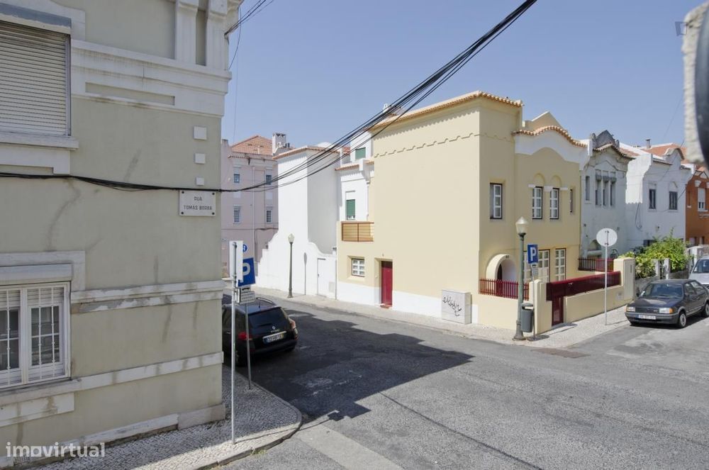 Quarto - localizado em Alameda Lisbon