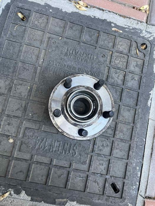 Ступица на крайслер 300с