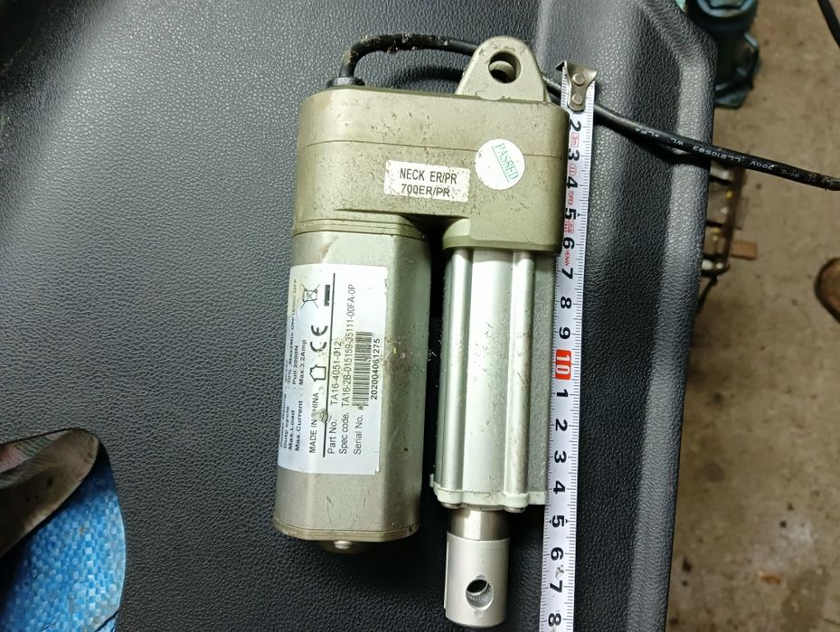 Siłownik elektryczny metalowy micro 2000N