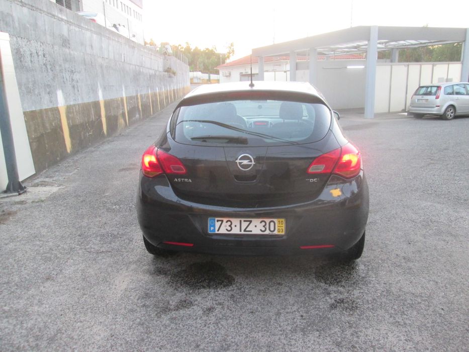Opel Astra J 1.7 CDTI 125cv (6 Vel.) – 2010 – Nacional