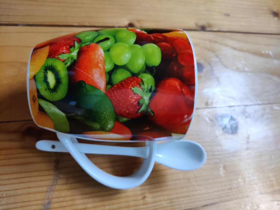 NOWY Porcelanowy kubek z lyzeczka