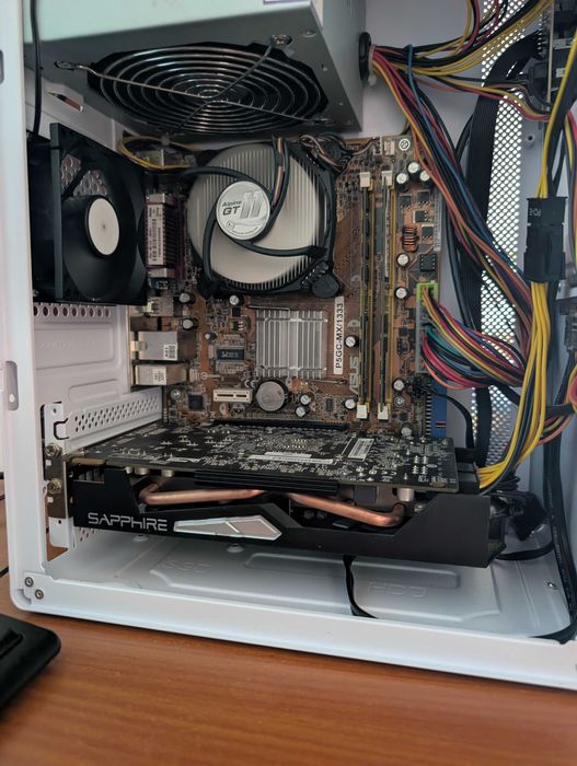 Vendo mini torre dual core com r9 270x simples e barata