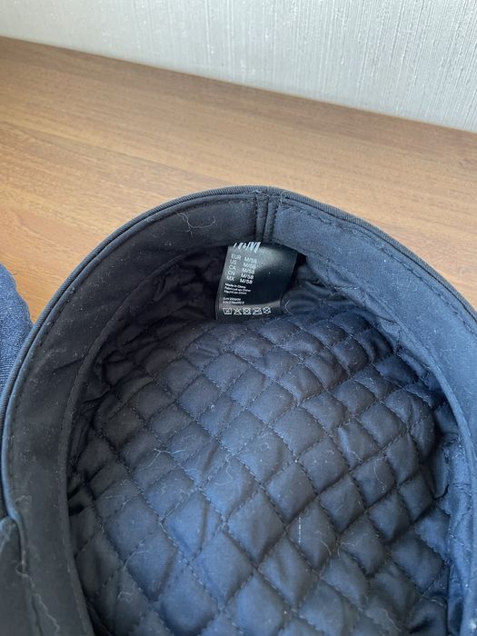 Кашкети Zara, H&M