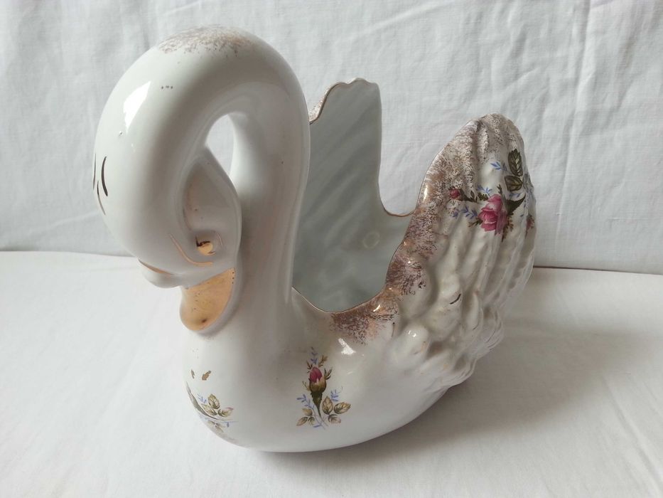 Łabędź porcelanowy Chodzież