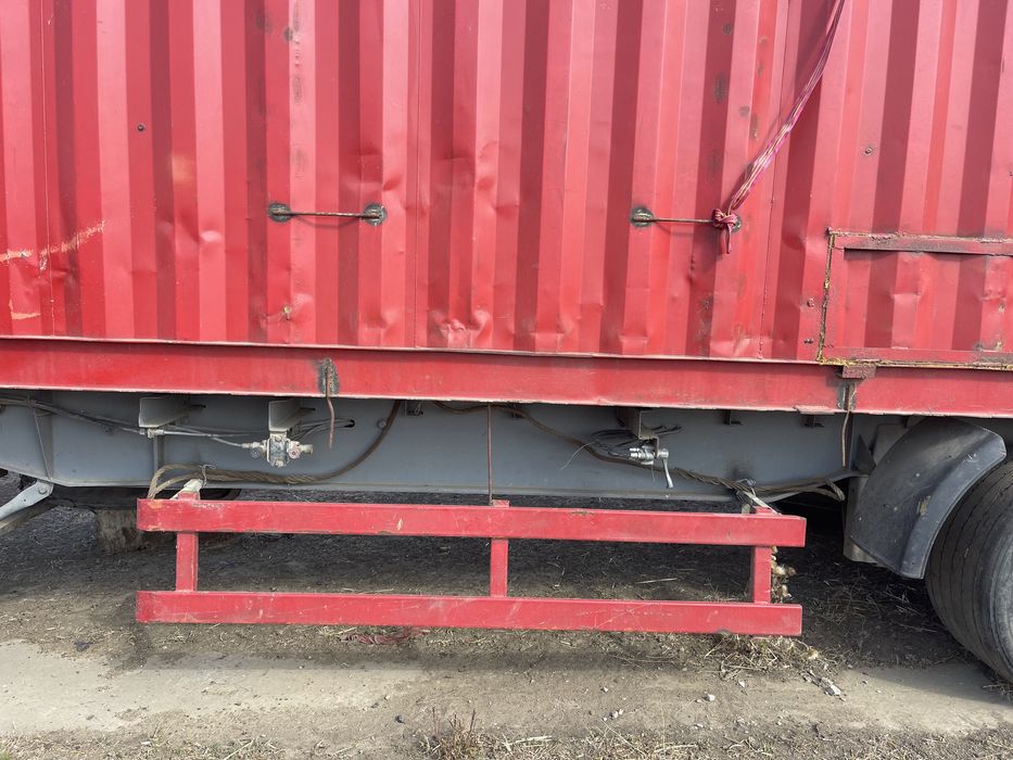 Напівпричіп-контейнеровоз schwarzmuller з контейнером