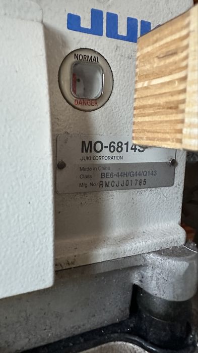 Overlock maszyna do szycia Juki MO-6814S