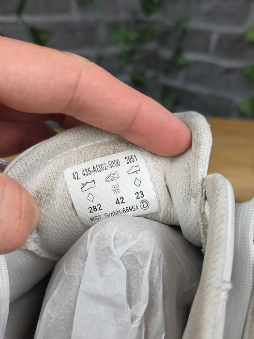 Bugatti białe sneakersy 42 skórzane casual adidasy
