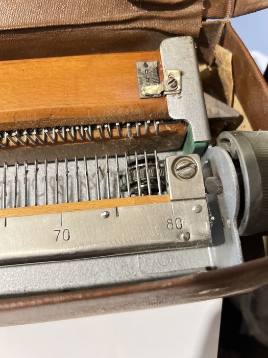 Вязальна машинка, машина для вязання, вязальна машинка