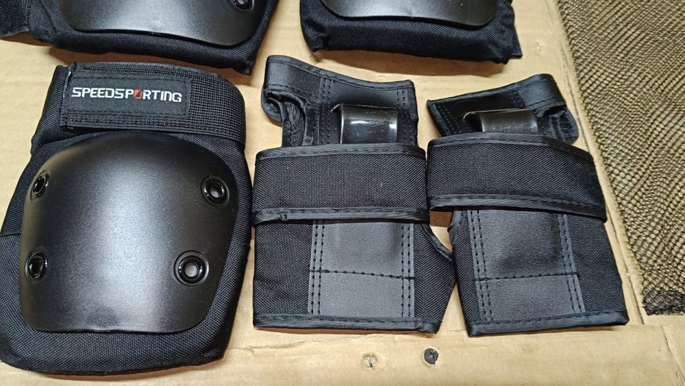 Speedsporting Zestaw ochraniaczy na deskorolkę rolki rozm.L