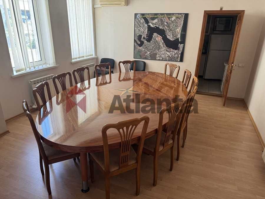 Продаж окремої  будівлі з територією в центрі Чорноморська. код 493911