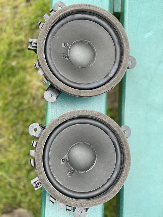 Продам оригінальні динаміки Volvo v60 s60.