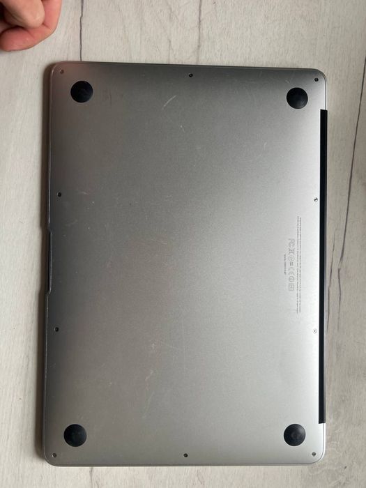 Ультрабук Apple MacBook Air 13"