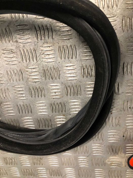 Uszczelka drzwi karoseryjna prawy tył Bmw F11