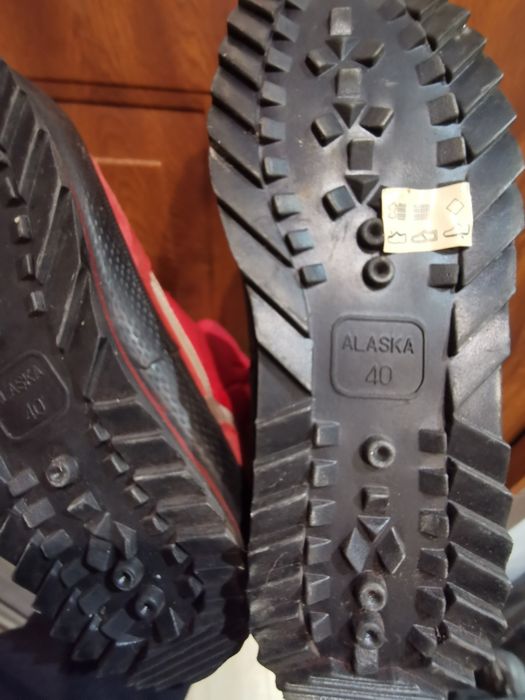 Buty zimowe nowe ciepłe i przyczepność na maxa.