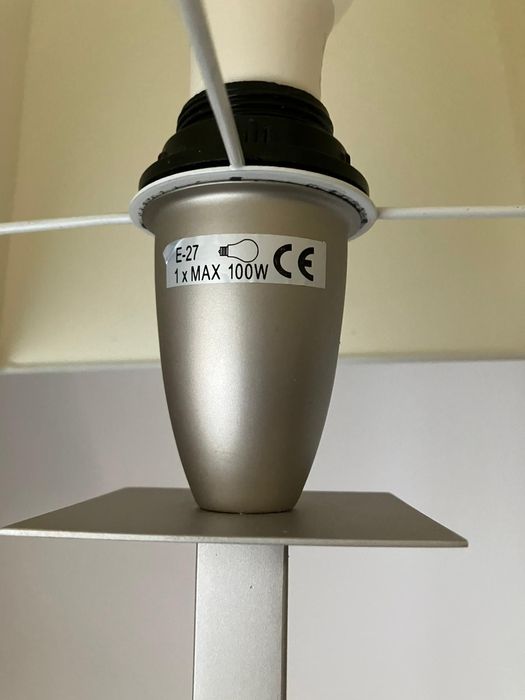 Lampa stojąca pokojowa