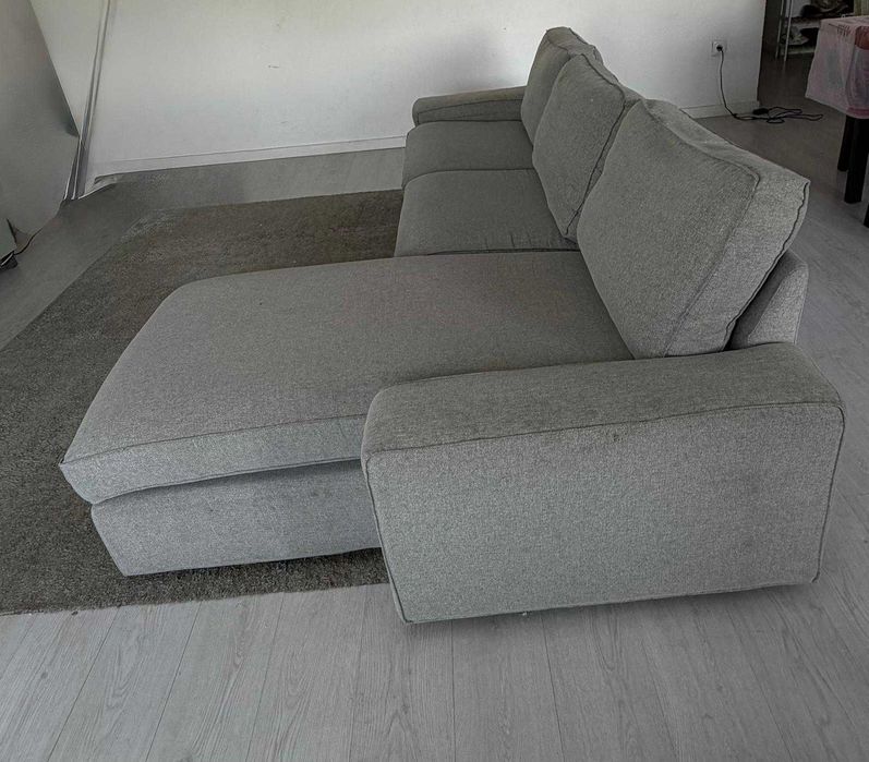 Sofá IKEA com Chaise Longue em  bom estado, com 3.10 metros