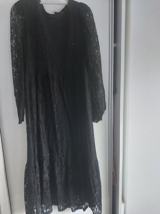 Sukienka midi czarna M Reserved koronkowa koronka