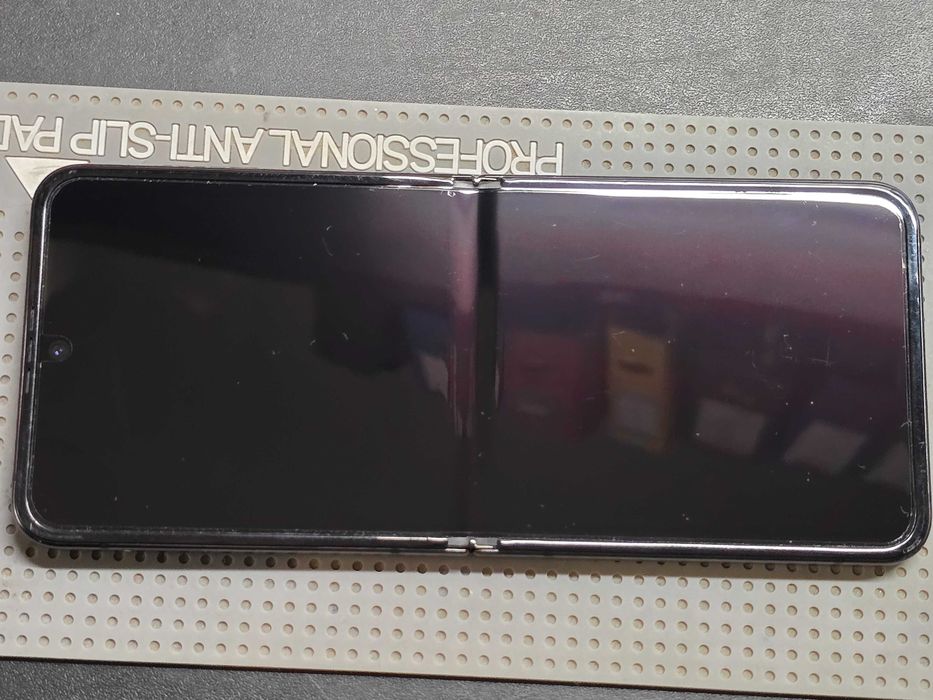 Używany - Samsung Galaxy Z Flip 4 128GB Czarny - GSM Baranowo
