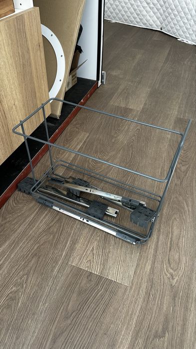 System wysuwania smietnika