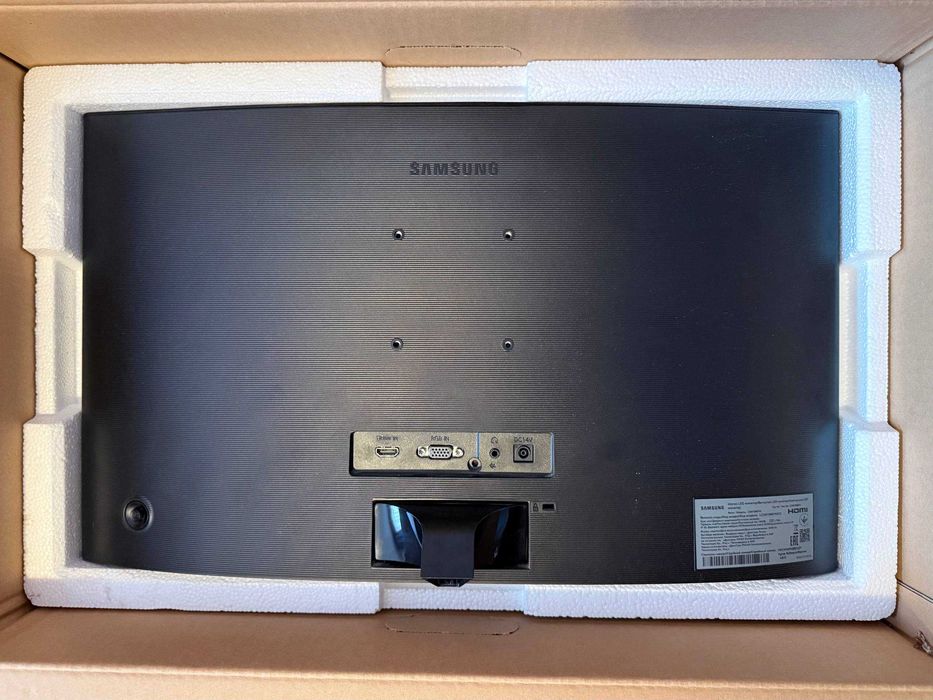 Вигнутий монітор Samsung CF396 24 Curved VA, FreeSync — відмінний стан