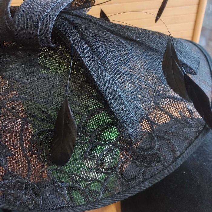 Жіночі капелюшки. Фетр. Таблетка з вуалью. Капелюшок-обруч