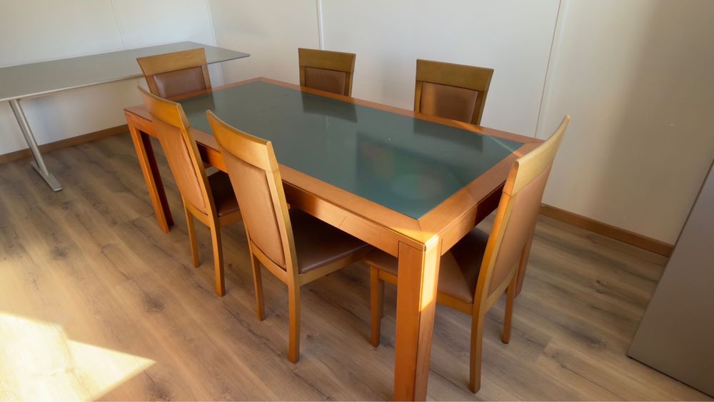 Mesas e cadeiras estado novo