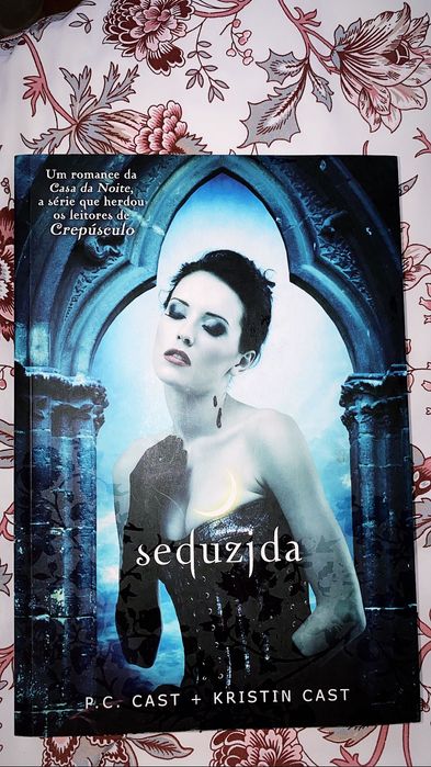 Livro Seduzida P.C CAST + KRISTIN CAST