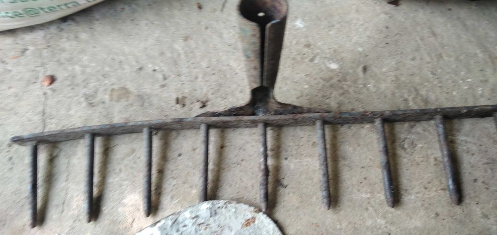 граблі, кільце для коси з клином молоток без ручки.