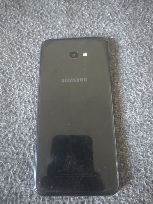 Смартфон Samsung Galaxy J4 Plus 2018 Black 2/16 2 SIM с разбитым дисплеем