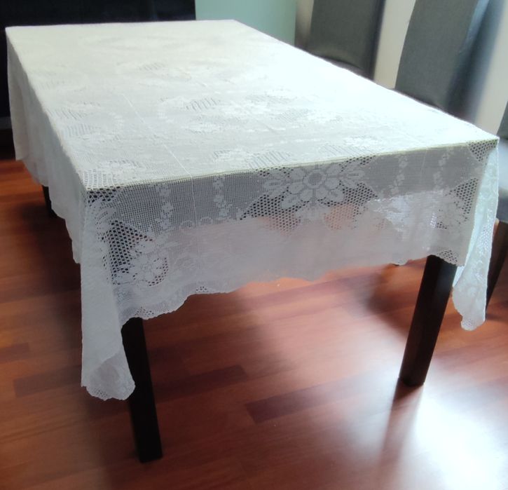 Toalha de mesa em crochê
