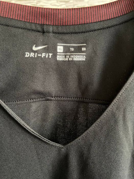 Продам  футболку  Nike  колоборация с фк «Манчестер Сити»