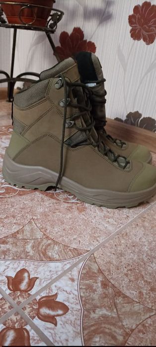 Берці нові  літо зима