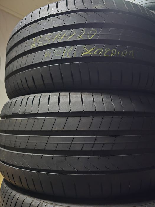 255/40R20 Pirelli Scorpions 101V