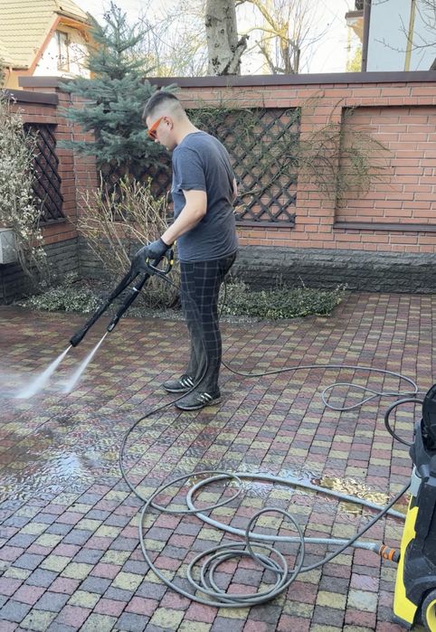 Миття бруківки, Прибирання