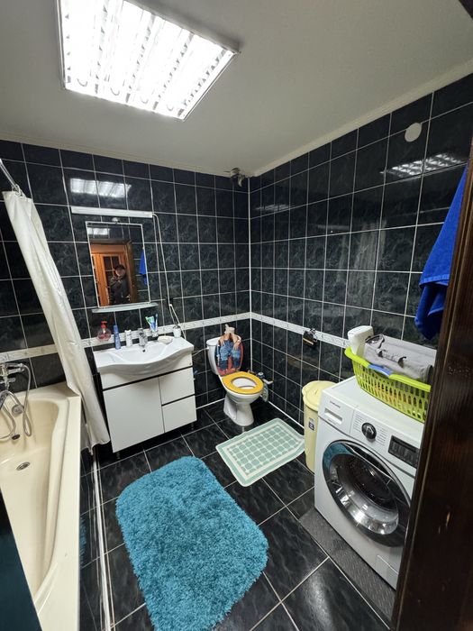 Здам трикімнатну квартиру в Центрі