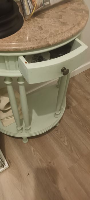 Mesinha de entrada com tampo mármore