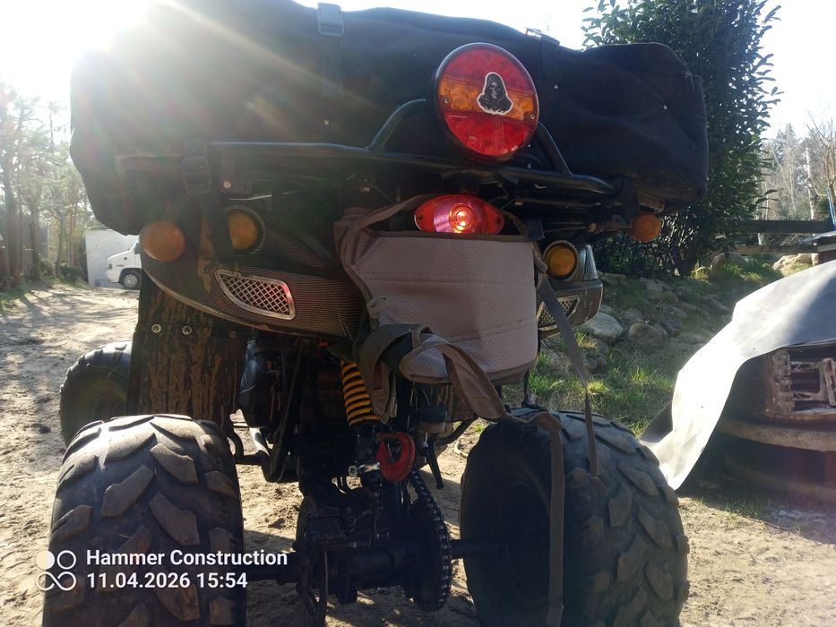 Quad 150 plus dwa kaski