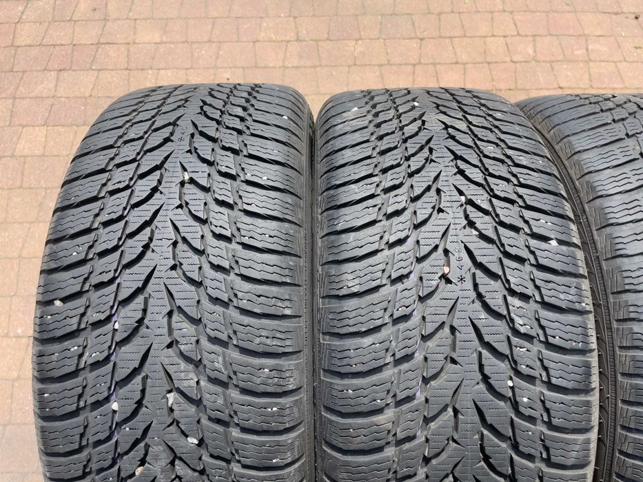 3874. Opony zimowe 245/45/18 Nokian 2022r 8/4.5mm cena za 4szt