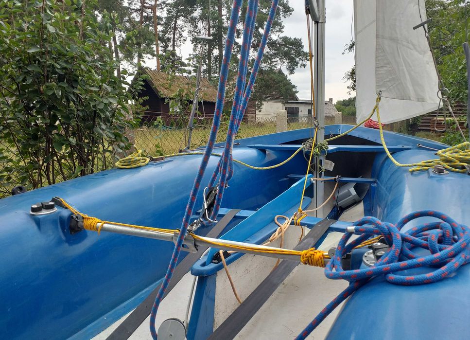 Żaglówka klasy 420