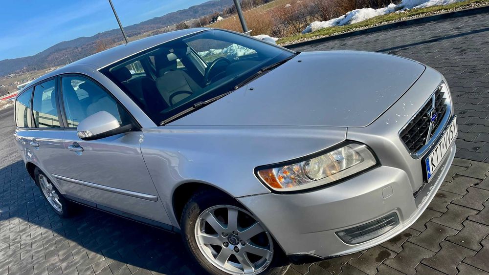 Volvo V50 1.6 Diesel po serwisie bardzo ładny stan