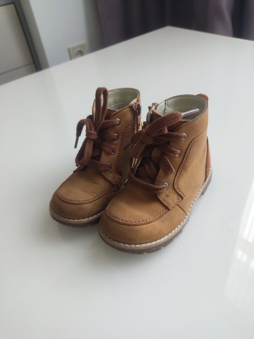 Дитяче взуття, черевички осіннь- весна Clarks 23 розмір.