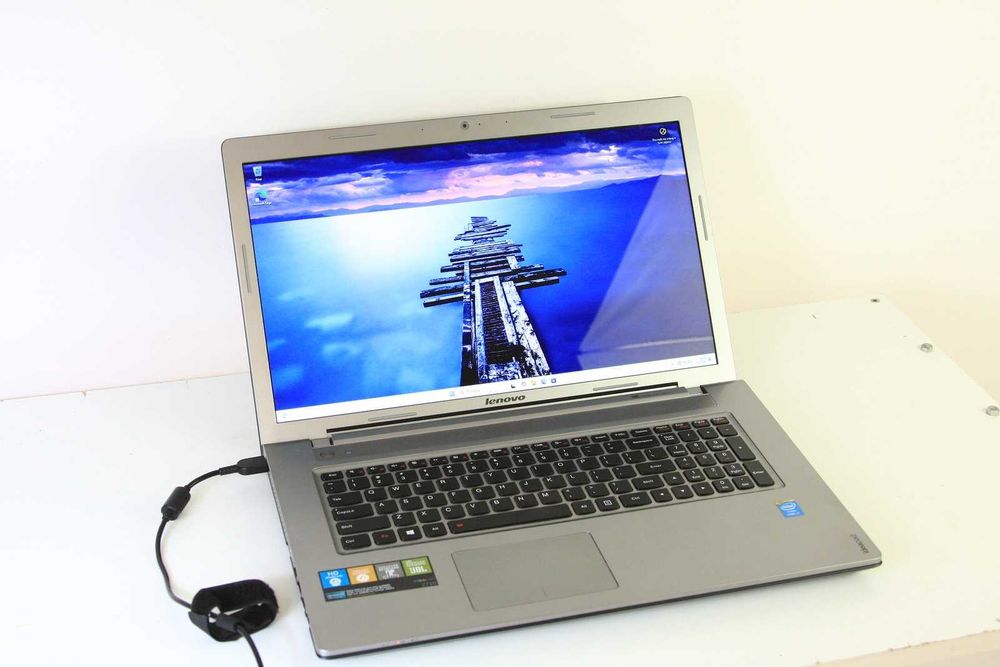 Laptop Lenovo Z710_17,3_Intel I7_128SSD_16GB_RAM