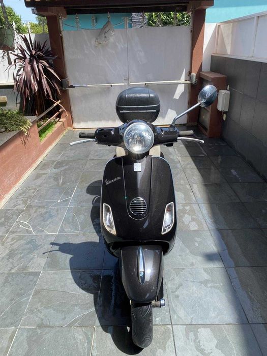 Moto Vespa LX125