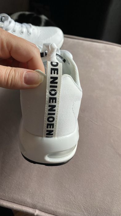 Białe sportowe buty sneakersy lekkie wygodne