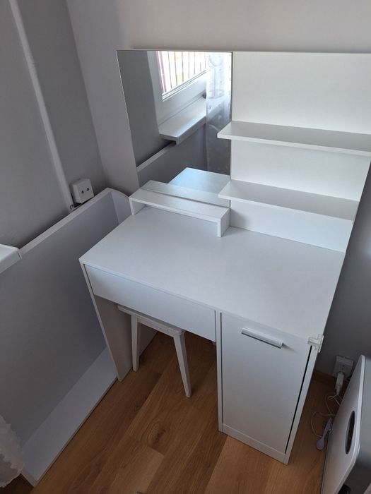 Toaletka biała damska